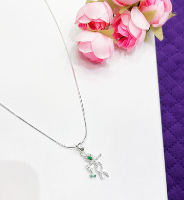 Silver chain pendent