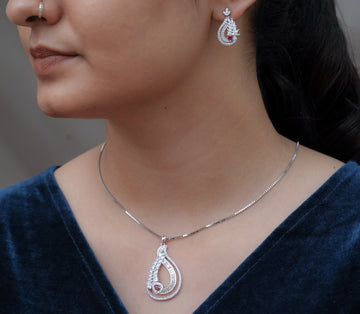 PURE SILVER CHAIN PENDENT