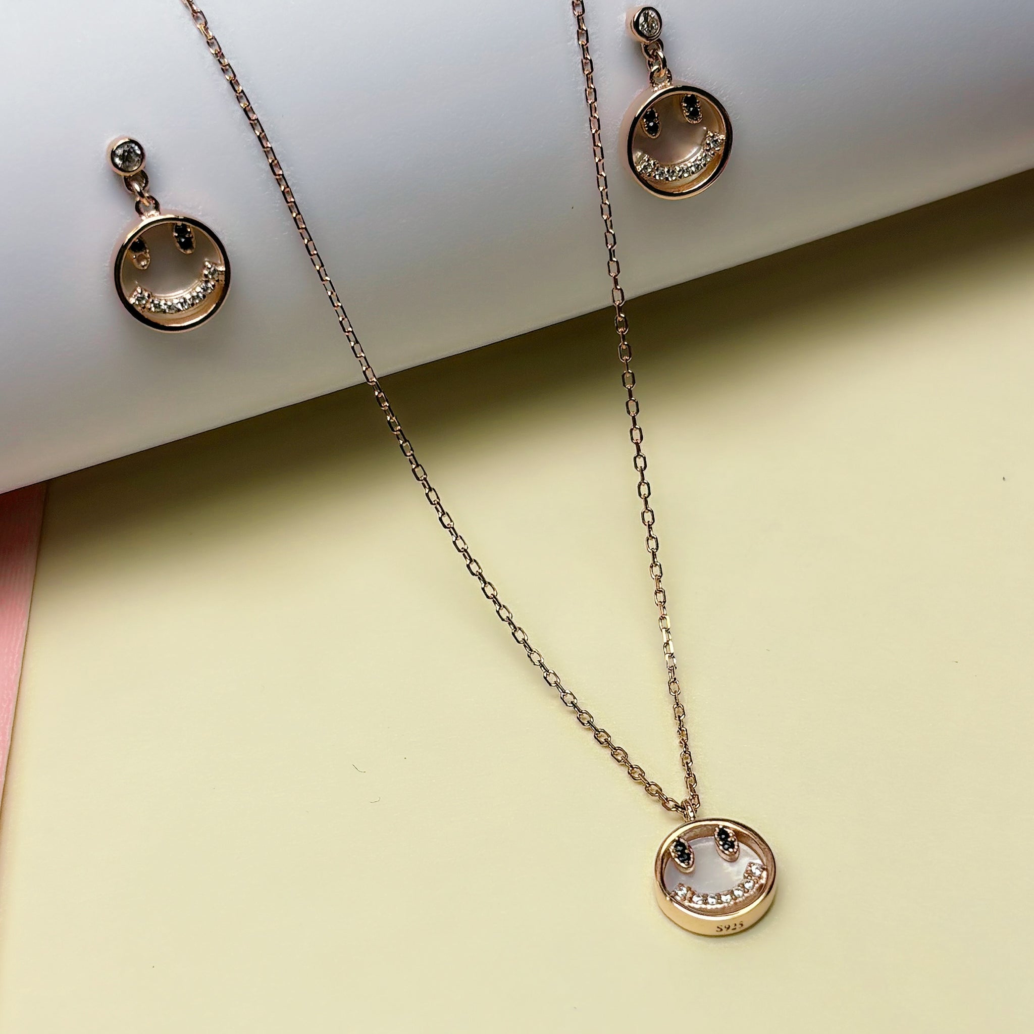 Chain pendent set