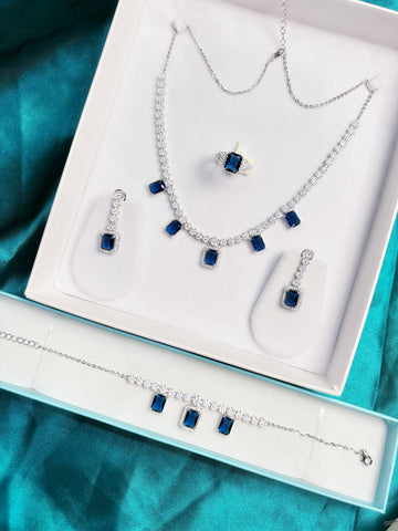 Silver necklace set