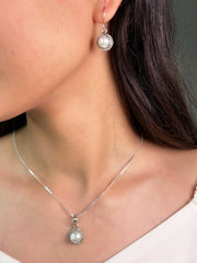 Pearl chain pendent set