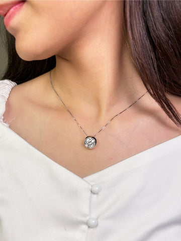 Moissanite chain pendent