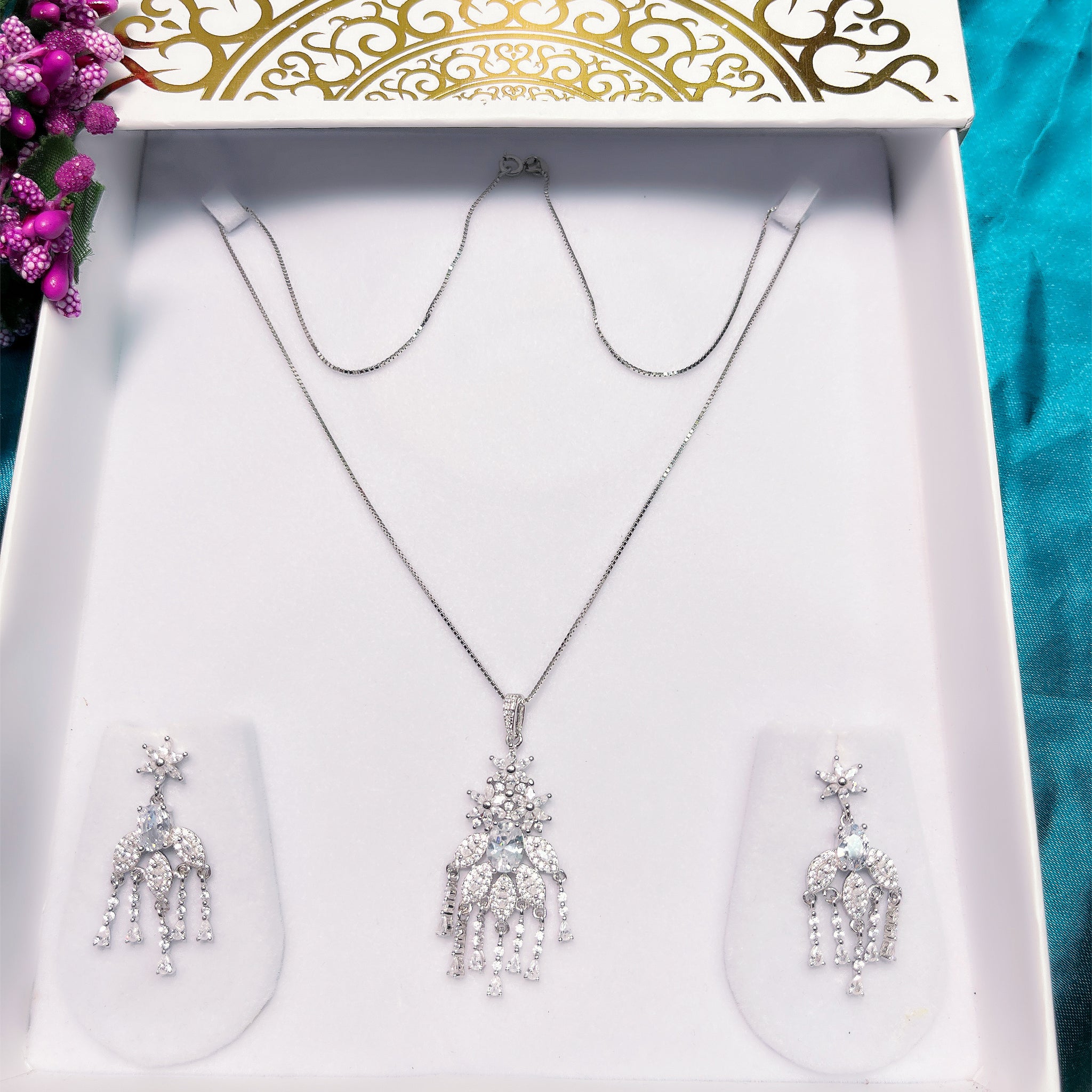 Silver Chain Pendent Set