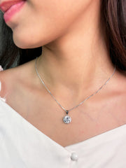 Silver chain pendent
